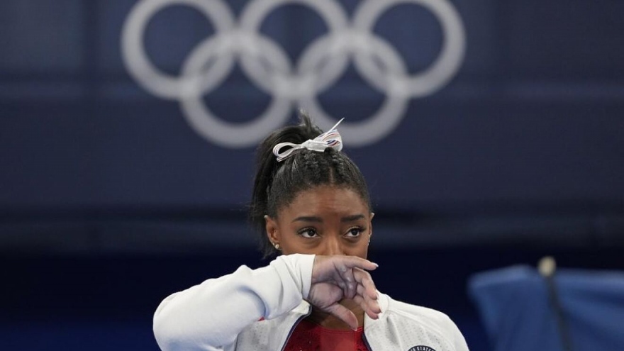 Siêu sao Simone Biles liên tiếp bỏ thi ở Olympic Tokyo